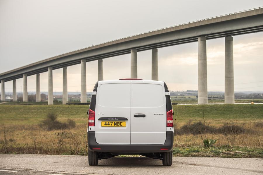  Mercedes-Benz Vito Panel Van 2015 года  (UK) (фото 9 из 30)